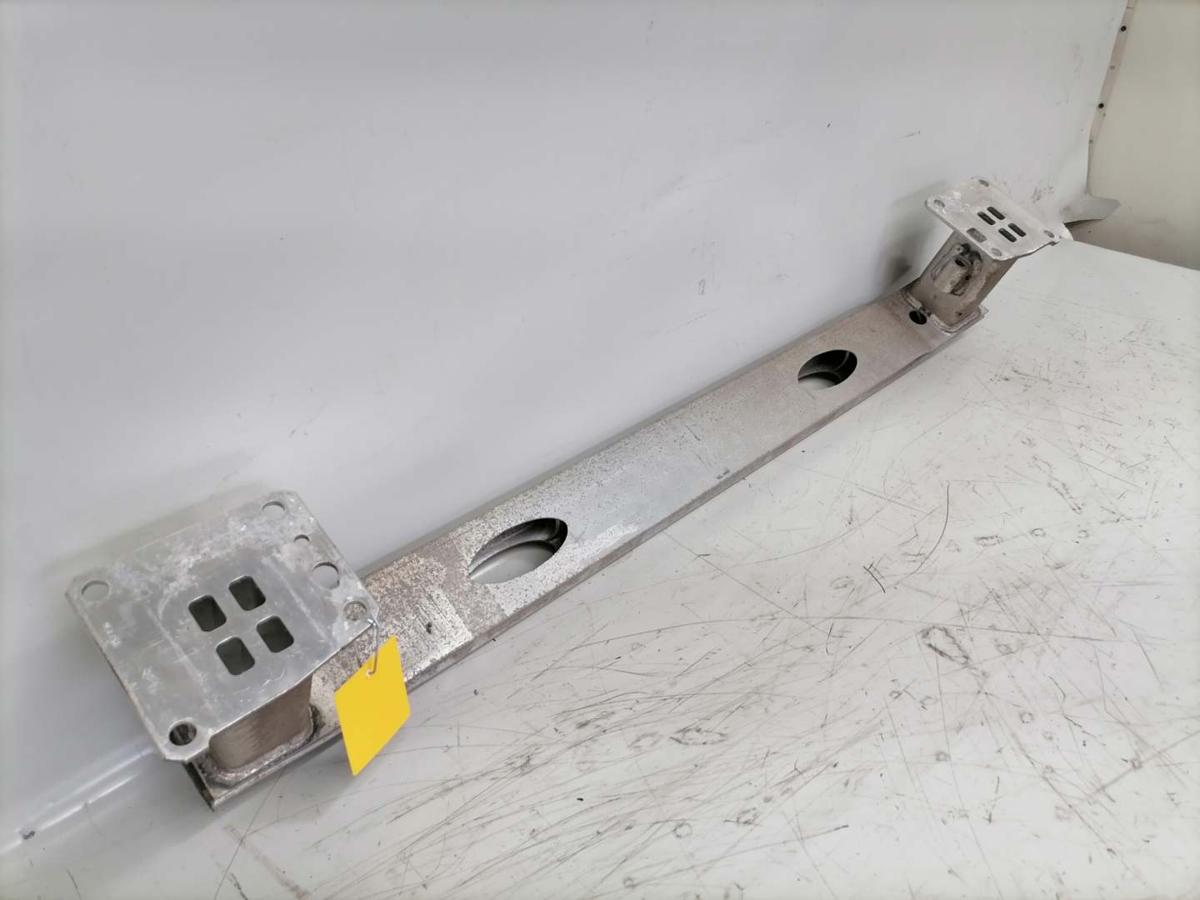 Citroen Jumpy 3 original Träger Stoßstange Stossfänger hinten Bj.2019 Citroen Jumpy 3 original Träger Stoßstange Stossfänger hinten Bj.2019